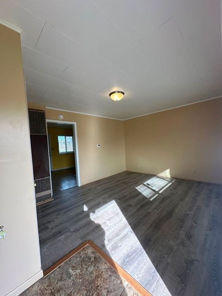 1616 Dayton St - Photo 2 of 13