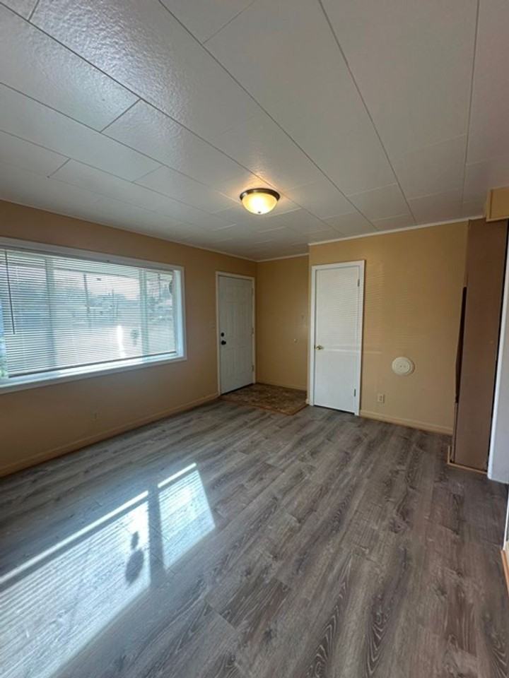 1616 Dayton St - Photo 3 of 13