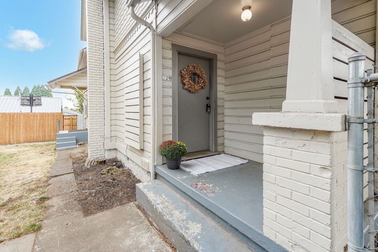 229 229 Maple St. - 229 Maple St. - Photo 4 of 43