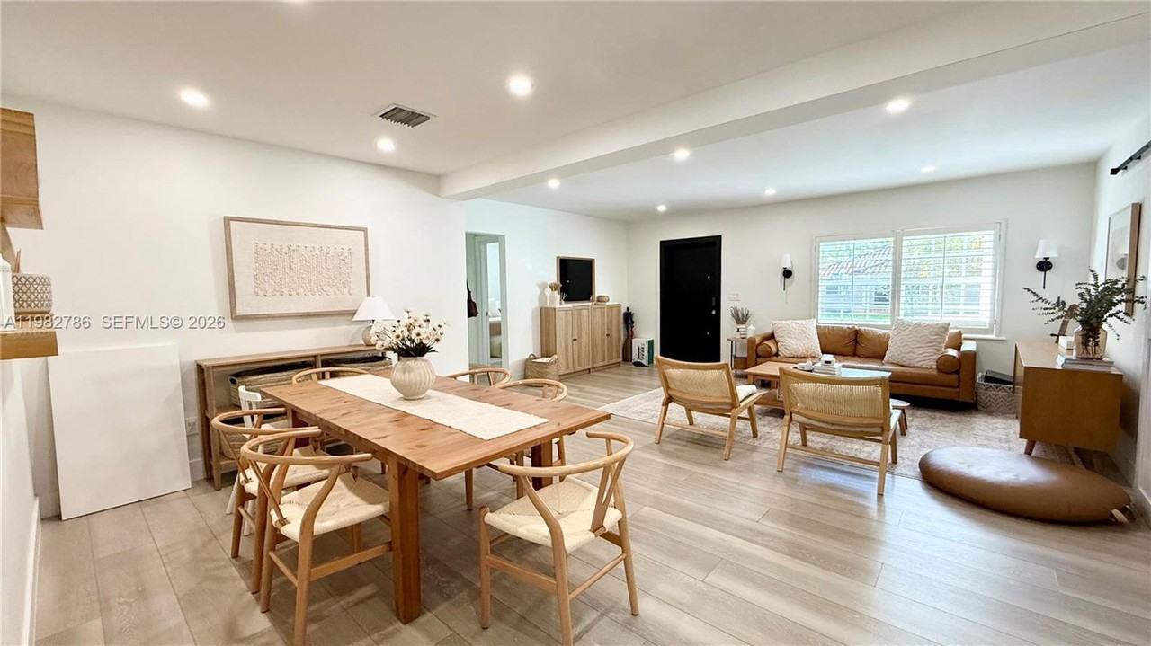 5785 Sw 54th Ter - Photo 3 of 23