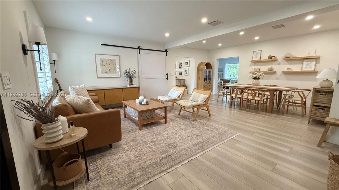 5785 Sw 54th Ter - Photo 5 of 23