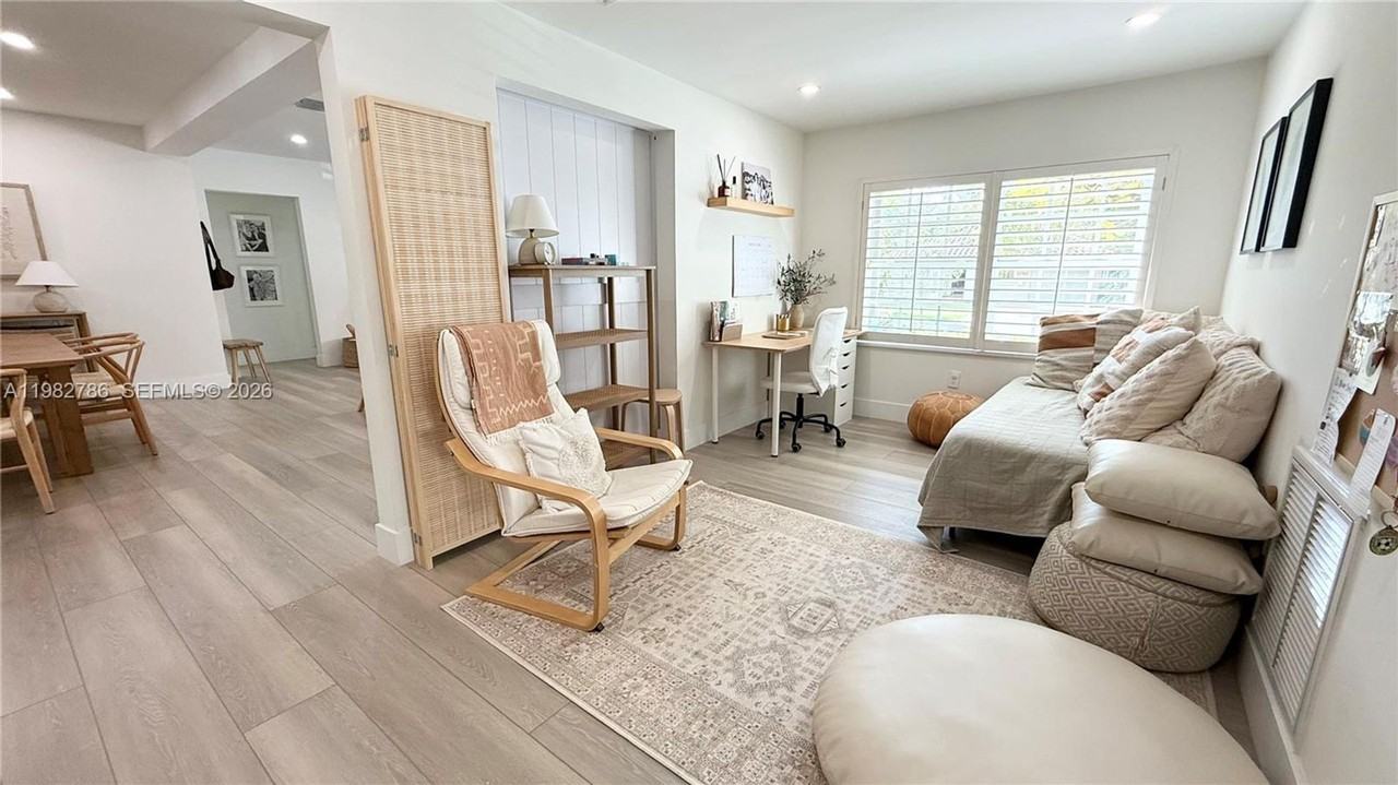 5785 Sw 54th Ter - Photo 7 of 23