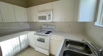 390 Ne 35th Ave - Photo 1 of 1