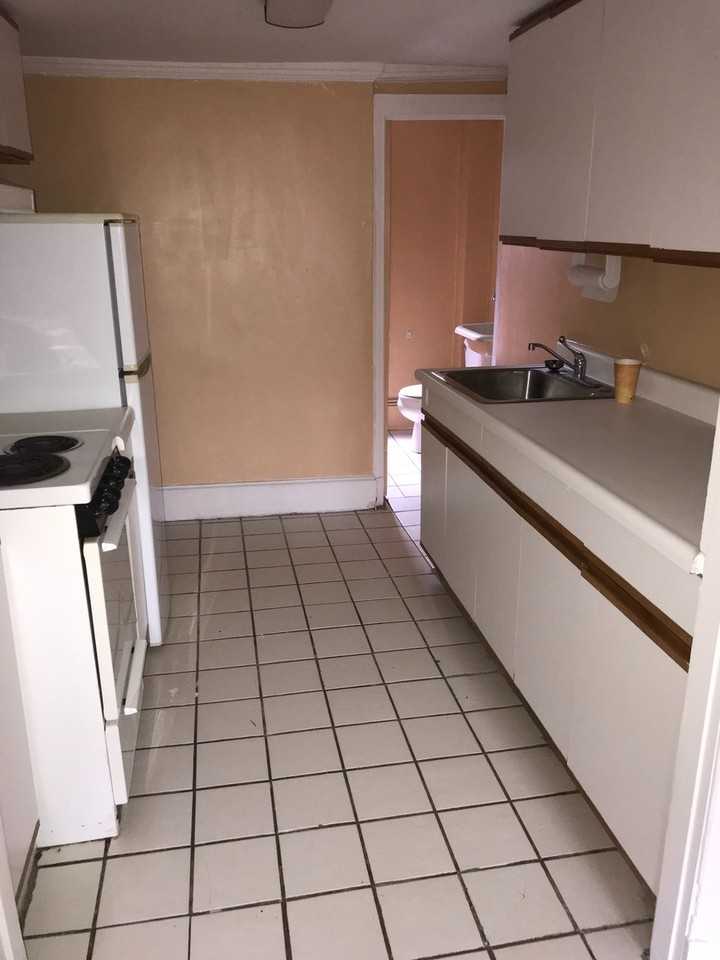 1017 Pine Street - Photo 4 of 7