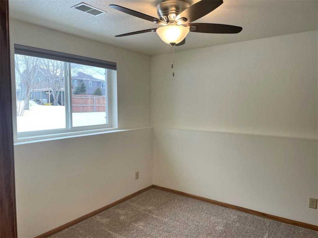 318 Ryan St - Photo 4 of 5