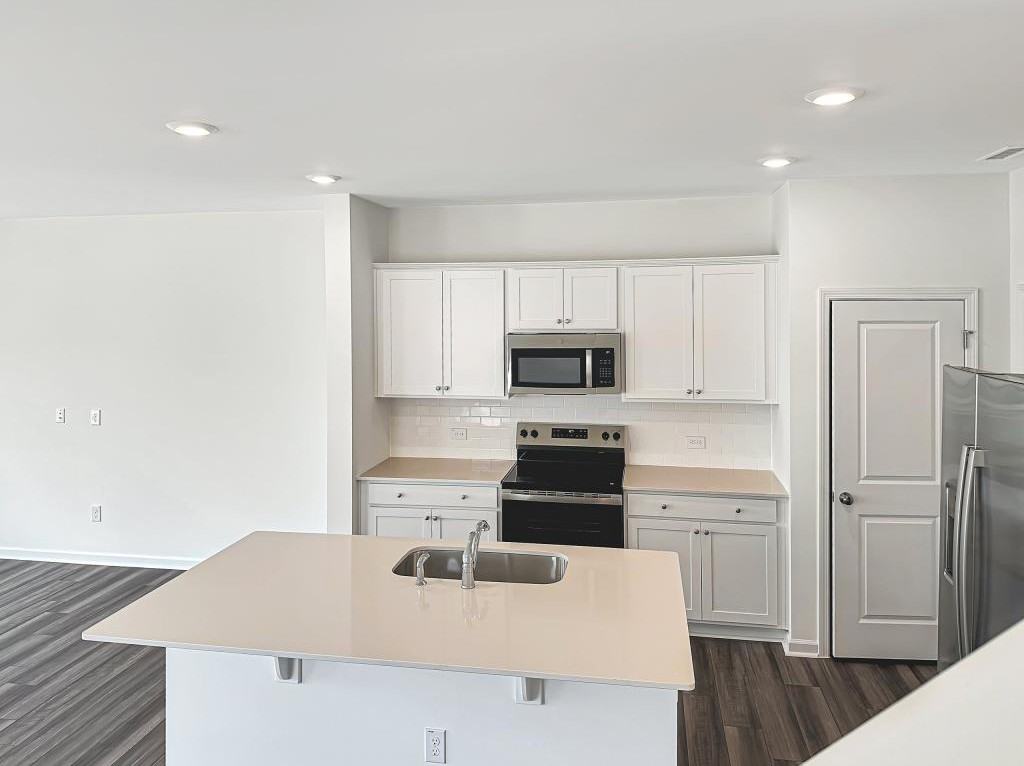 911 Pilot St - Photo 6 of 22