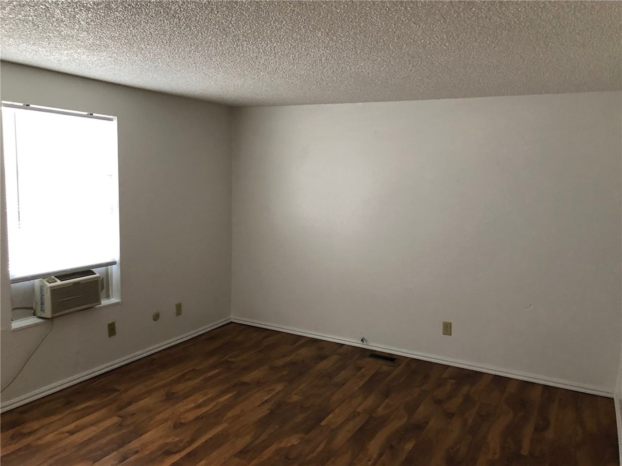 2360 Jefferson Ave - Photo 4 of 16