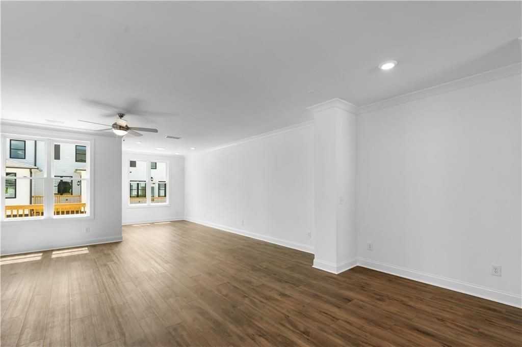 5440 Howington Ct - Photo 7 of 35