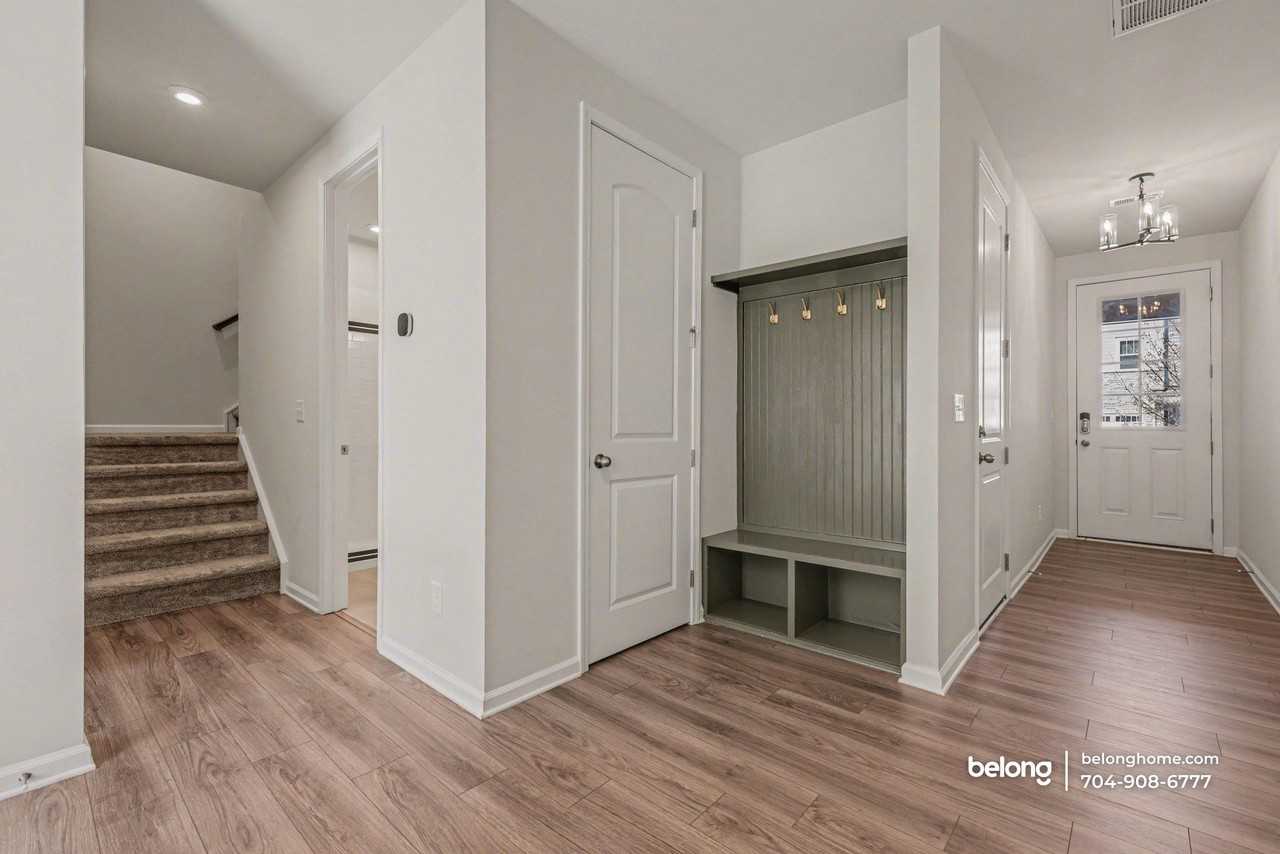 416 Burr St - Photo 2 of 26