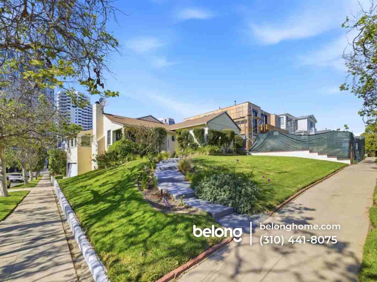 10537 Rochester Ave - Photo 2 of 28