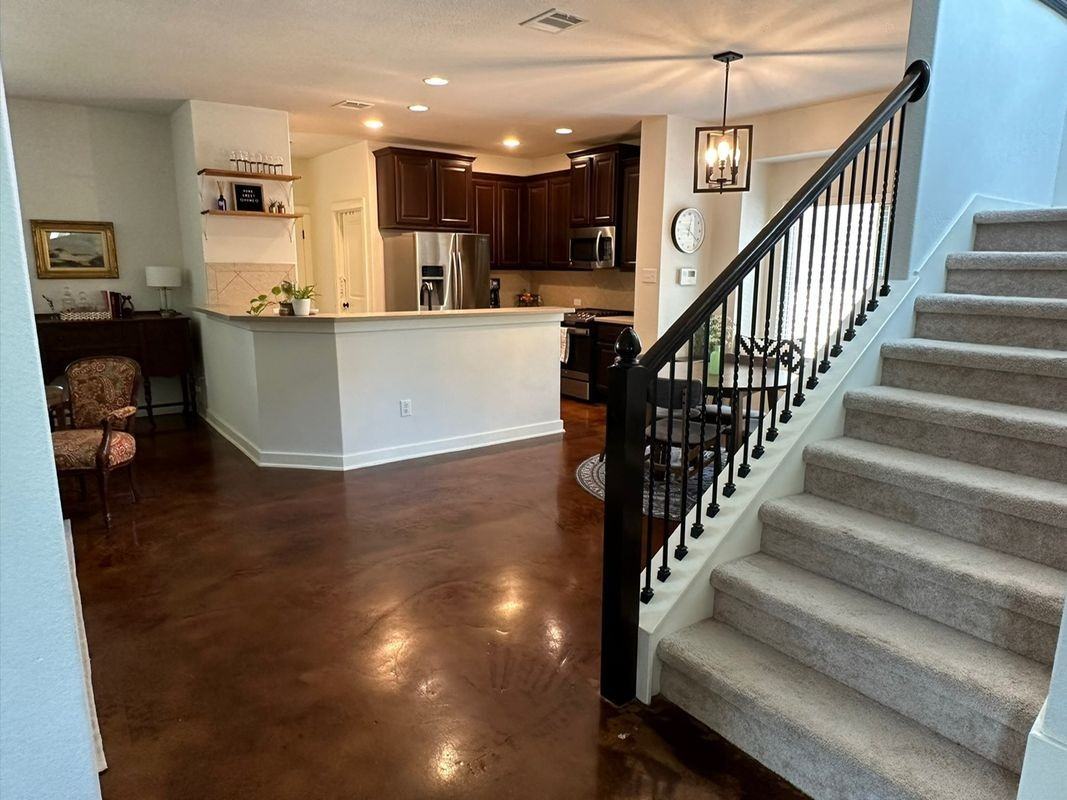 205 Sycamore St - Photo 5 of 18