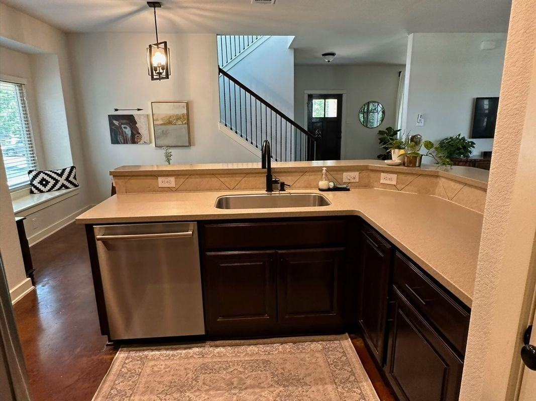 205 Sycamore St - Photo 7 of 18