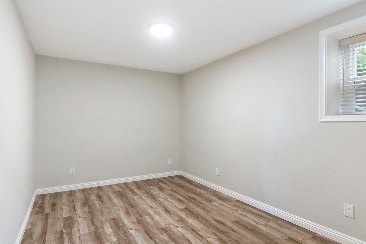 744 Onarga Ave - Photo 7 of 30