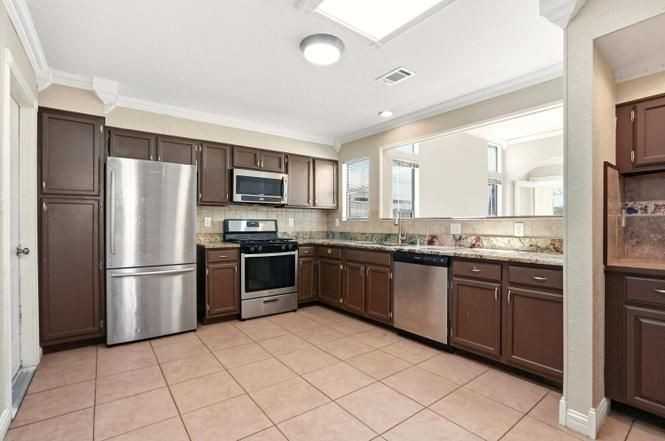 1645 Hollyberry Dr Ne - Photo 3 of 12