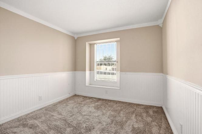 1645 Hollyberry Dr Ne - Photo 4 of 12