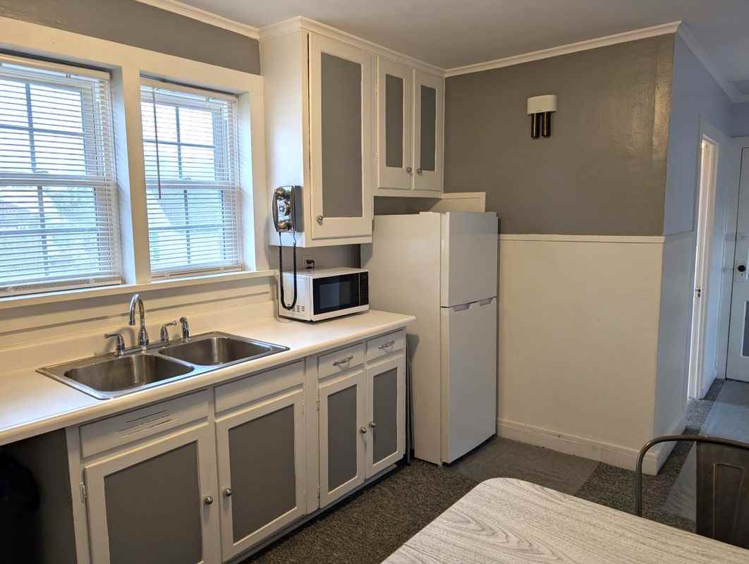 5486 Broadway St - Photo 3 of 25