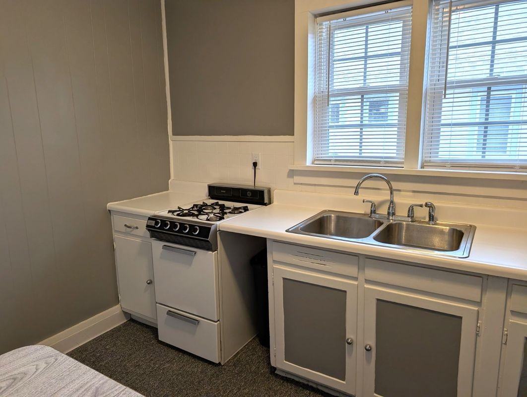 5486 Broadway St - Photo 4 of 25