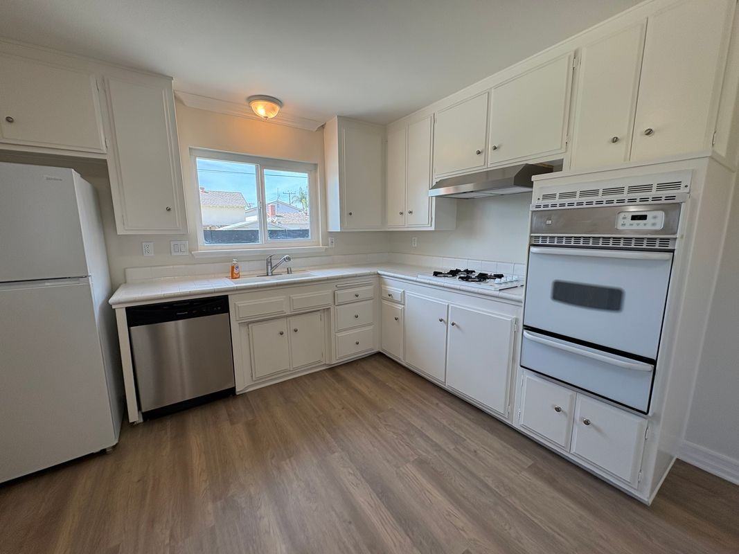 16427 Rosewood St - Photo 7 of 36