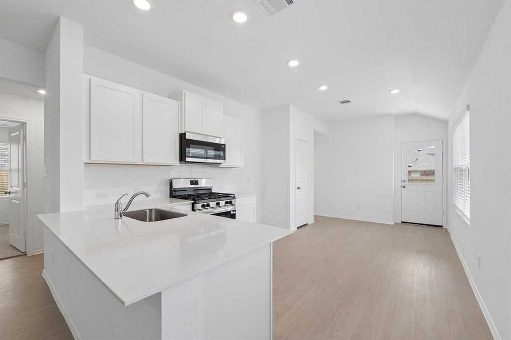 104 Sapling Dew Dr - Photo 2 of 3