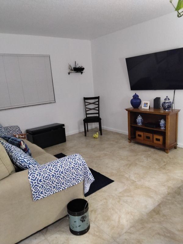 399 Brittany Dr - Photo 5 of 12