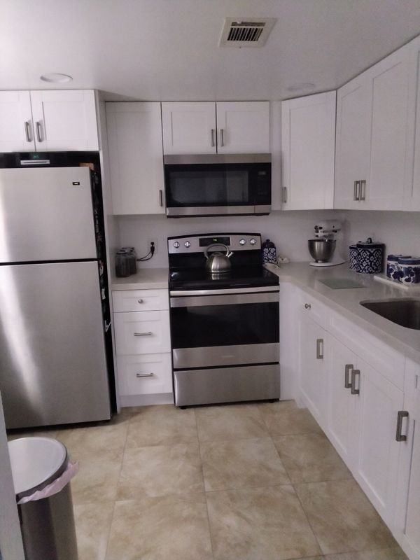 399 Brittany Dr - Photo 6 of 12