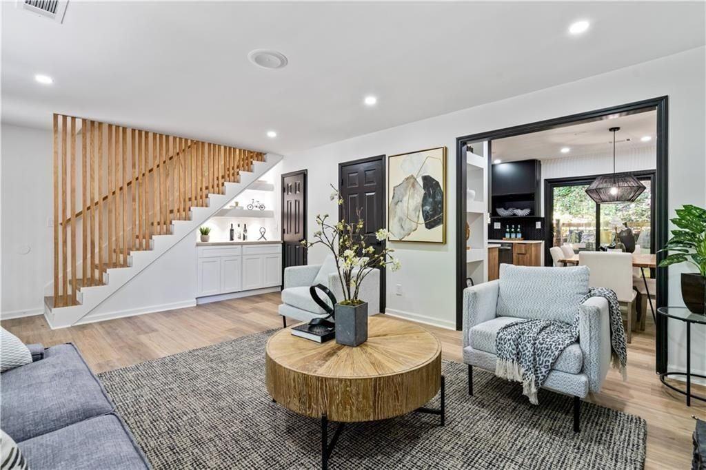 1249 N Lea Ct Se ##A - Photo 3 of 18