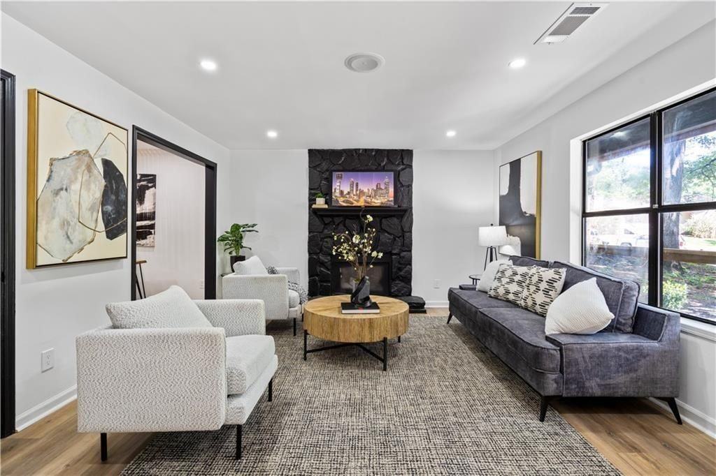 1249 N Lea Ct Se ##A - Photo 4 of 18