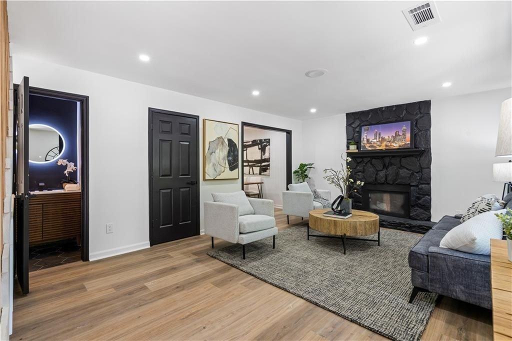 1249 N Lea Ct Se ##A - Photo 5 of 18