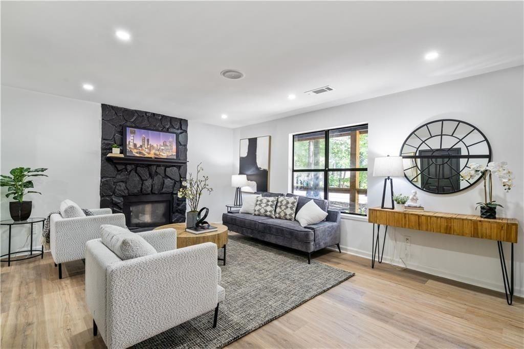 1249 N Lea Ct Se ##A - Photo 6 of 18