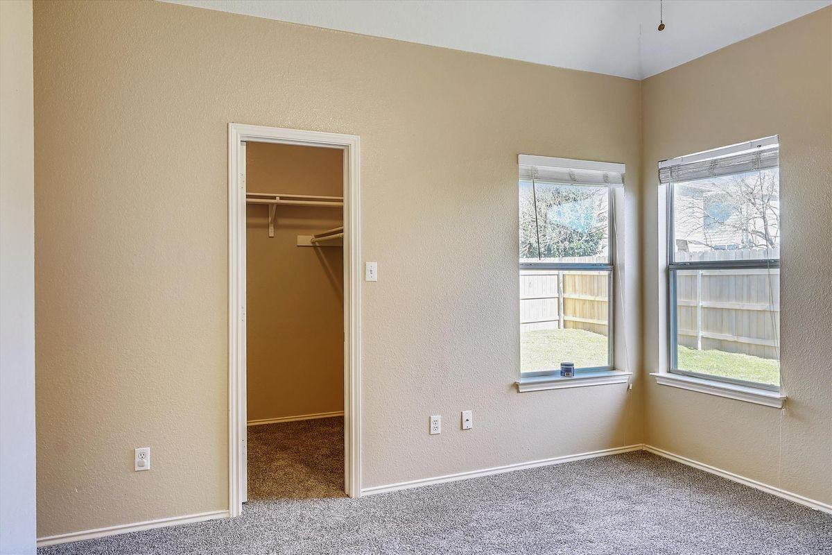 2858 Southampton Way ##B - Photo 4 of 24