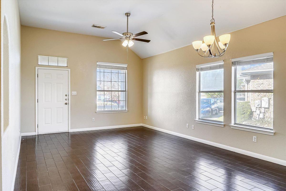 2858 Southampton Way ##B - Photo 5 of 24