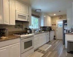 featured image of 20800 Clark St