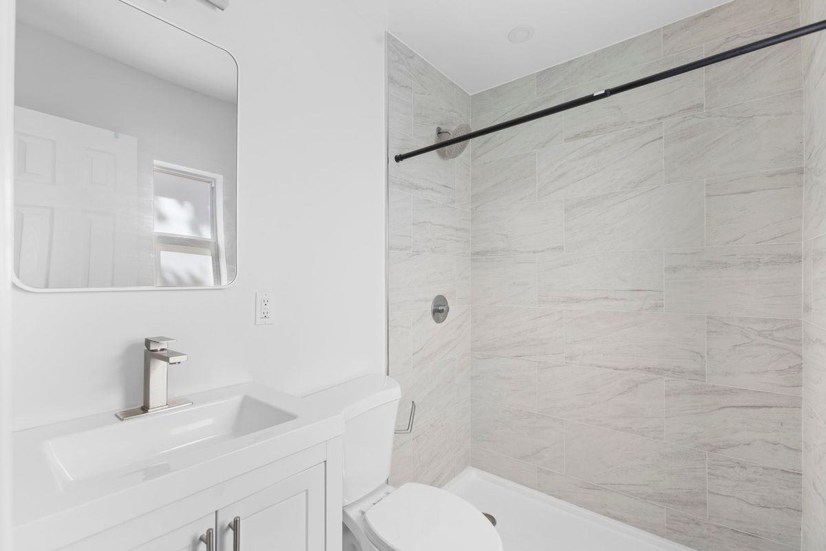 602 Texas Ct Unit C - Photo 3 of 3