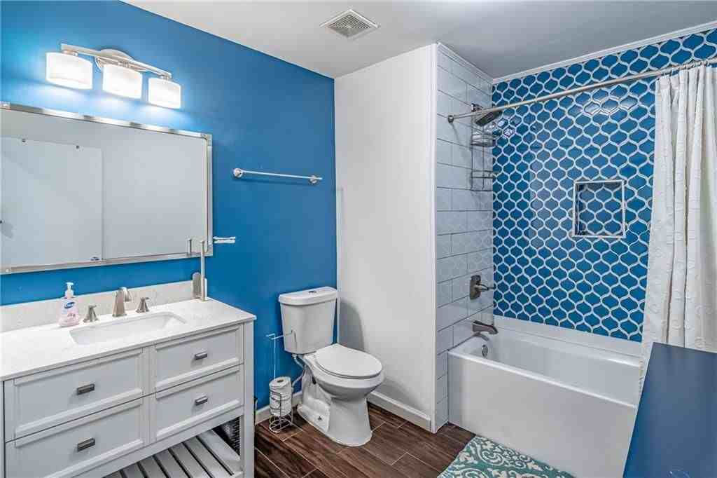 2456 Harwood Dr - Photo 3 of 15