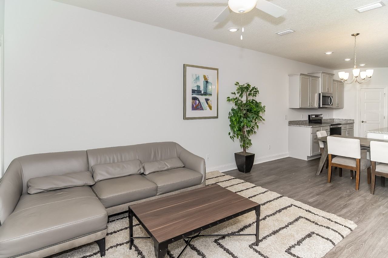 1143 1143 Walker Point Way - Photo 2 of 45