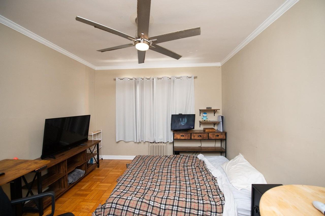 524 Michigan Ave #1S - Photo 4 of 13