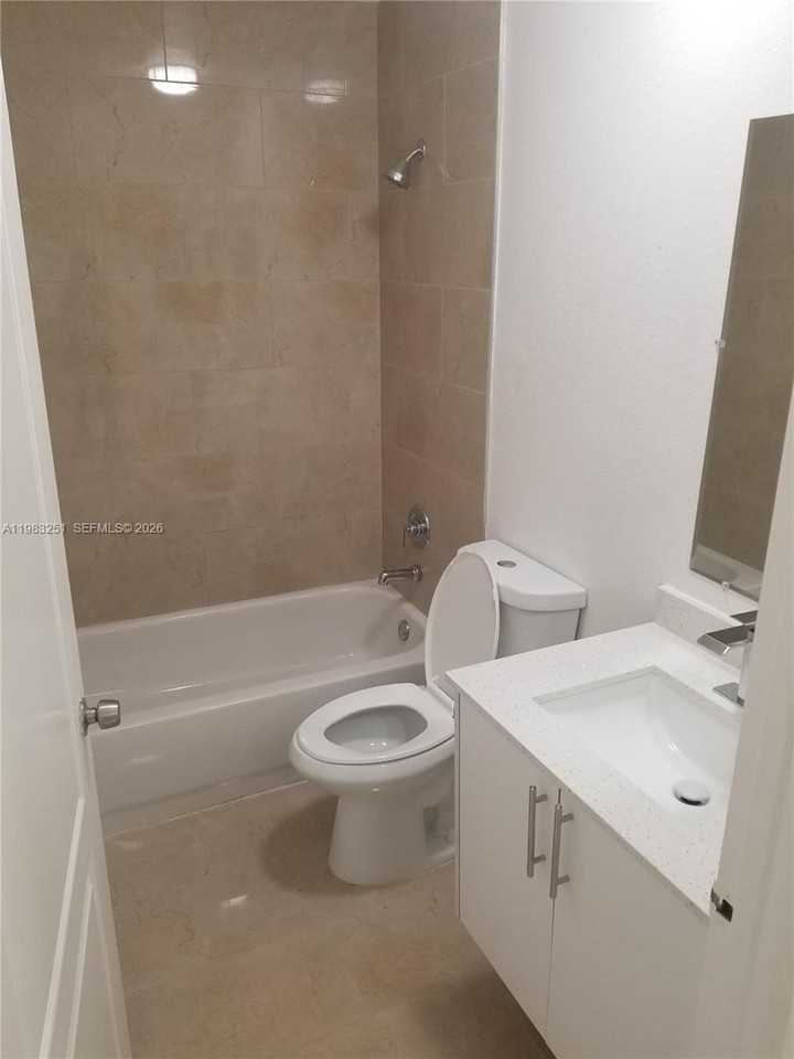 170 Ne 142nd St #3 - Photo 4 of 8