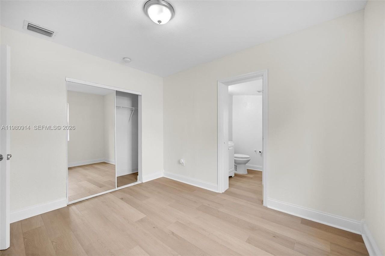 299 Nw 43rd St #ST - Photo 2 of 46