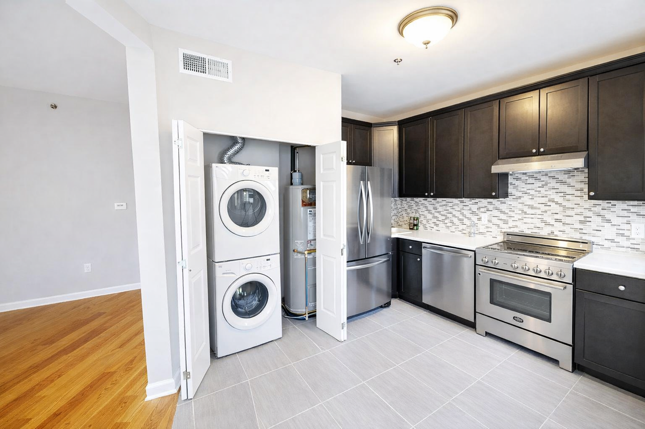 816 S Negley Ave #2 - Photo 2 of 11