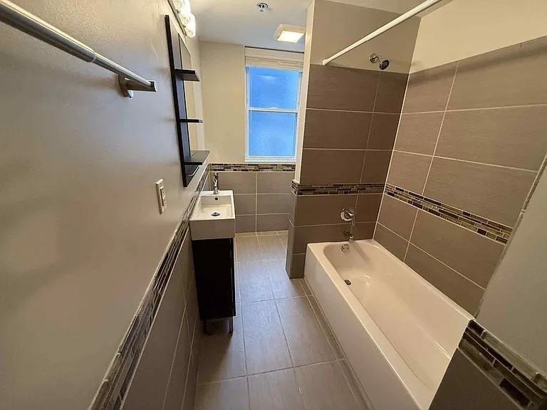 816 S Negley Ave #2 - Photo 4 of 11