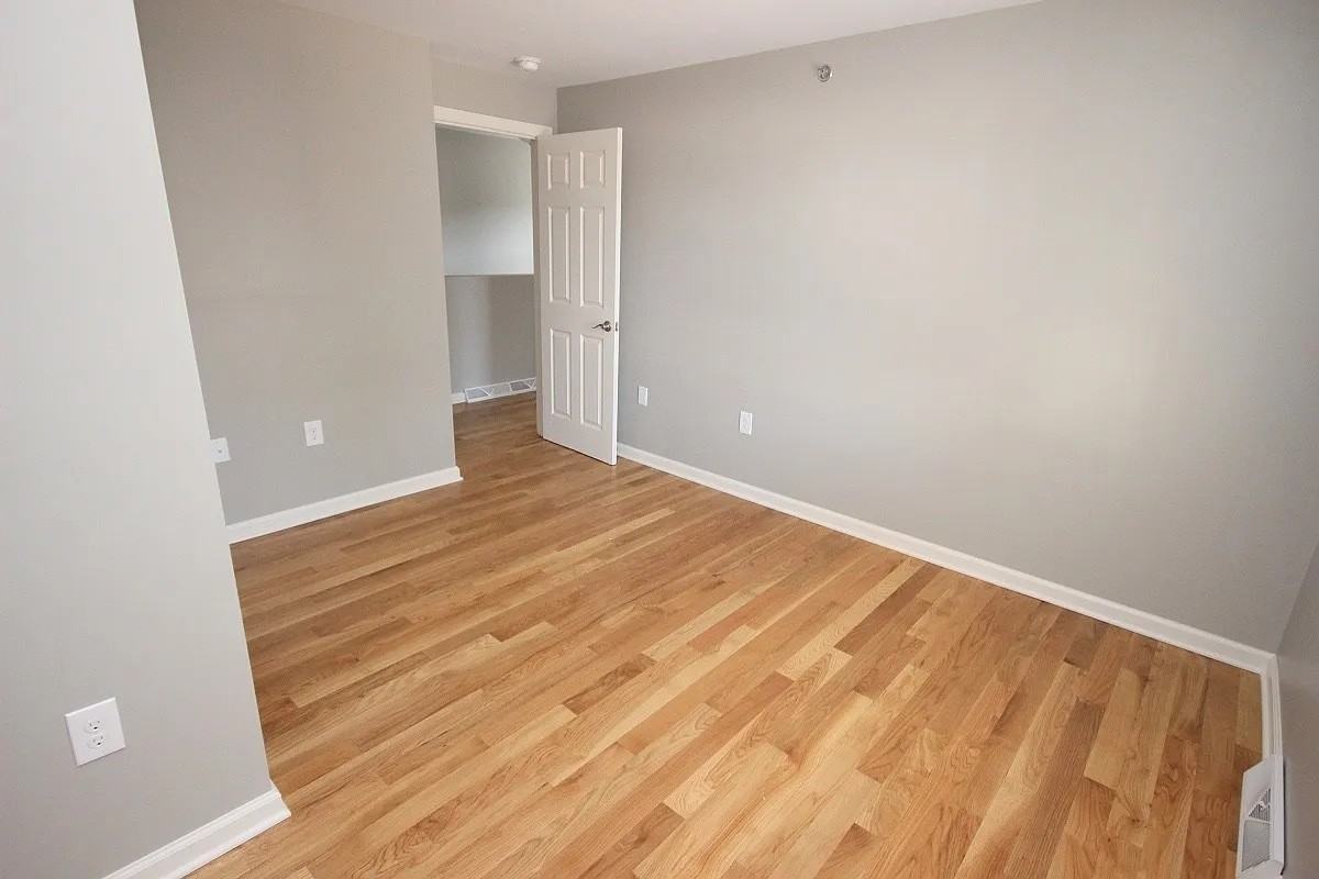 816 S Negley Ave #2 - Photo 5 of 11