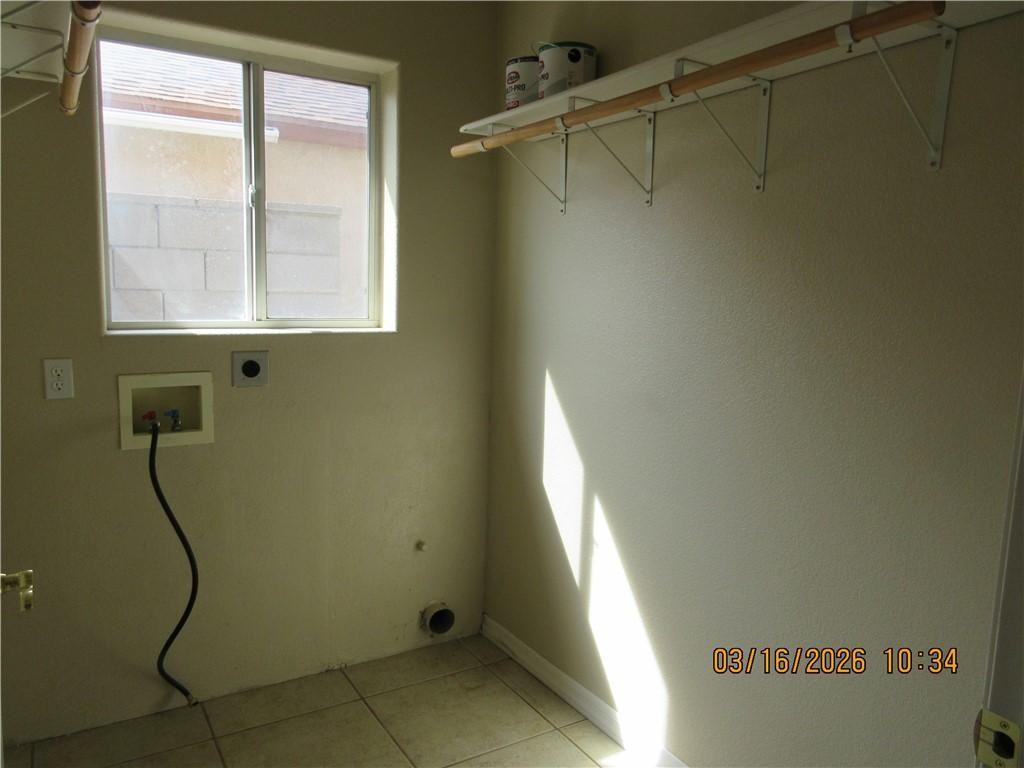 3684 N Willow Rd - Photo 4 of 11