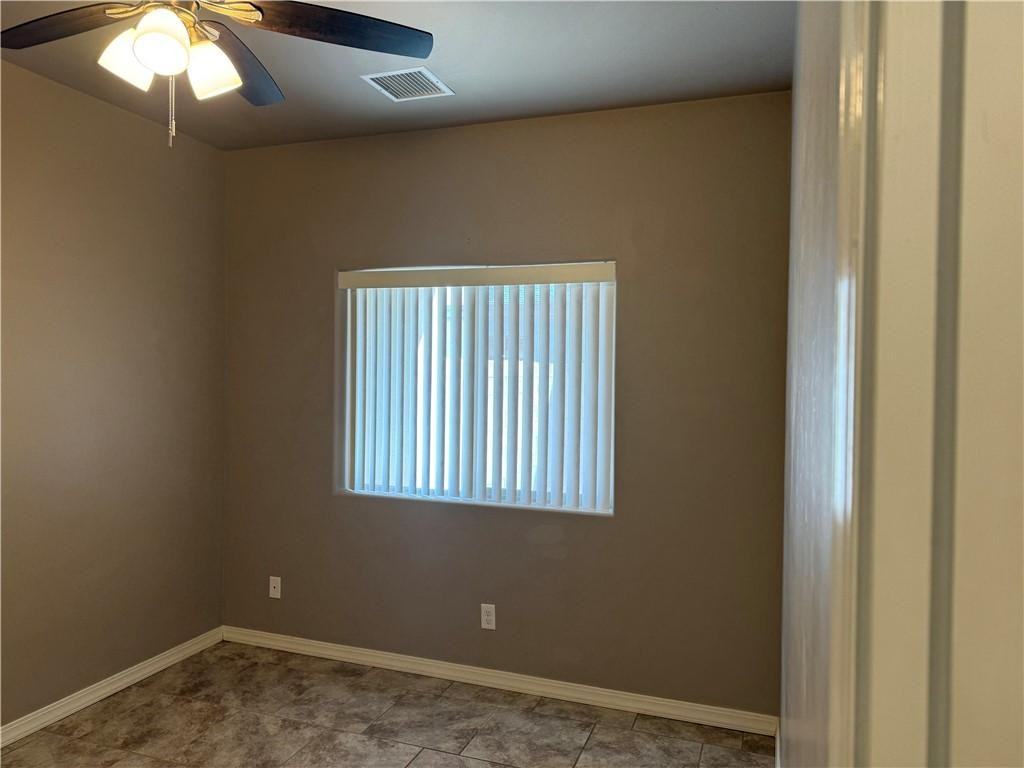 3530 N Irving St - Photo 5 of 8