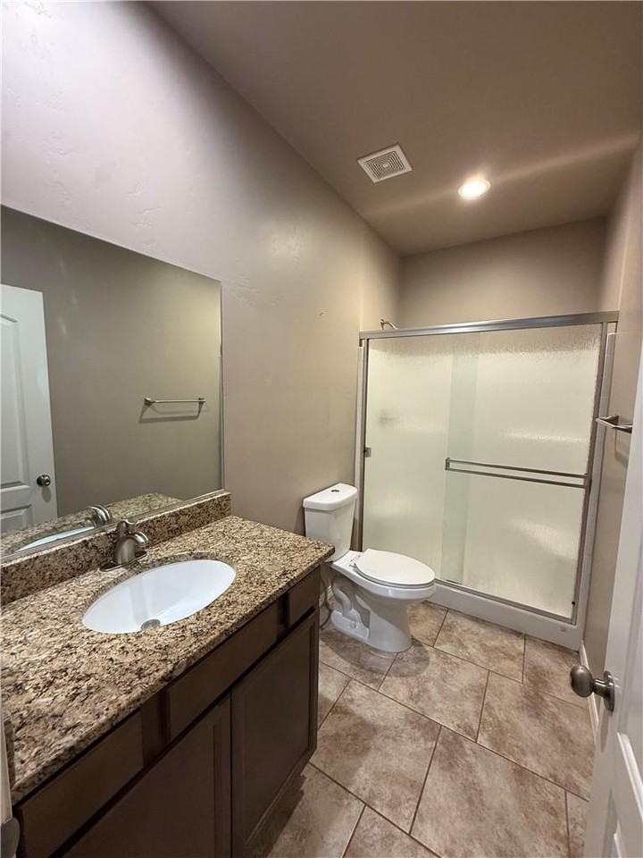 3530 N Irving St - Photo 7 of 8