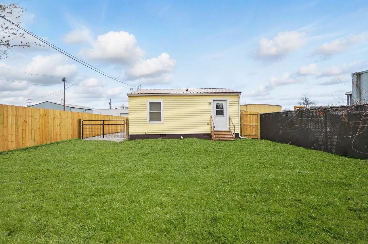 5421 Alger Dr - Photo 4 of 31