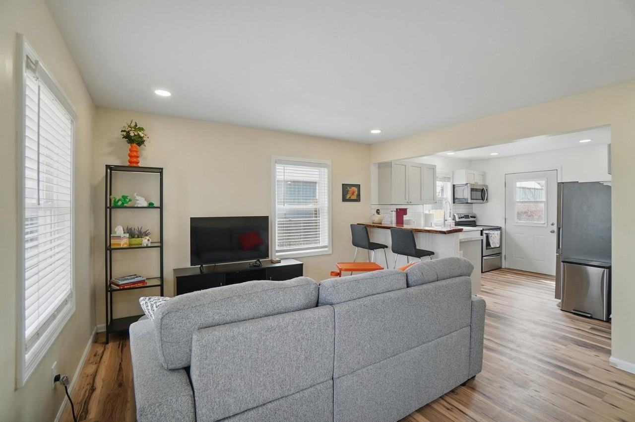 5421 Alger Dr - Photo 6 of 31