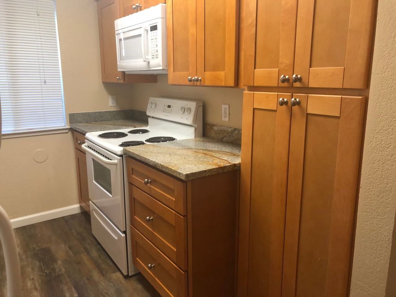 Riverwalk Townhomes - Photo 4 of 7