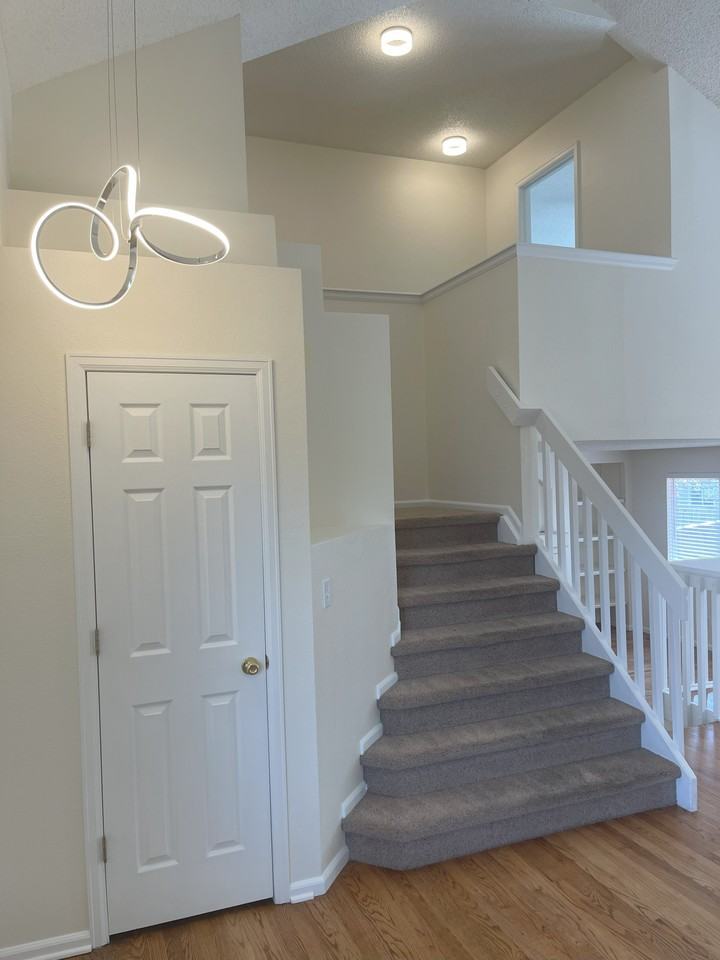 9942 Sydney Lane - Photo 4 of 23