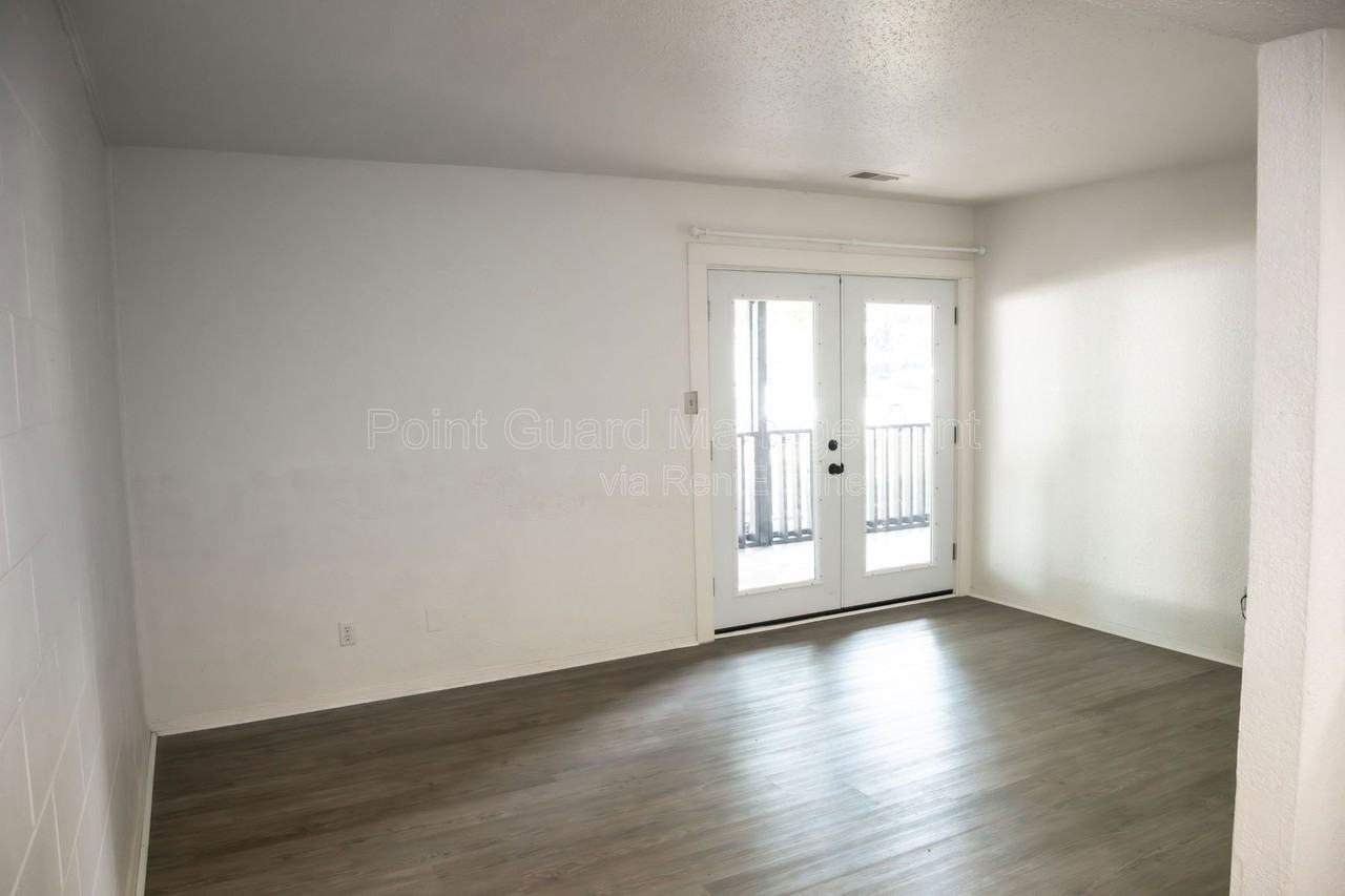 1525 Oxford Pl #1525-29 - Photo 2 of 23