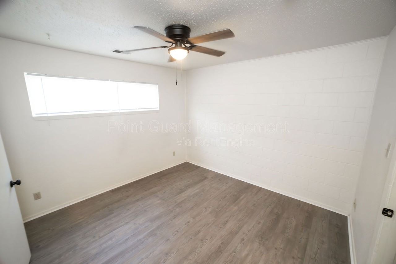 1525 Oxford Pl #1525-29 - Photo 3 of 23